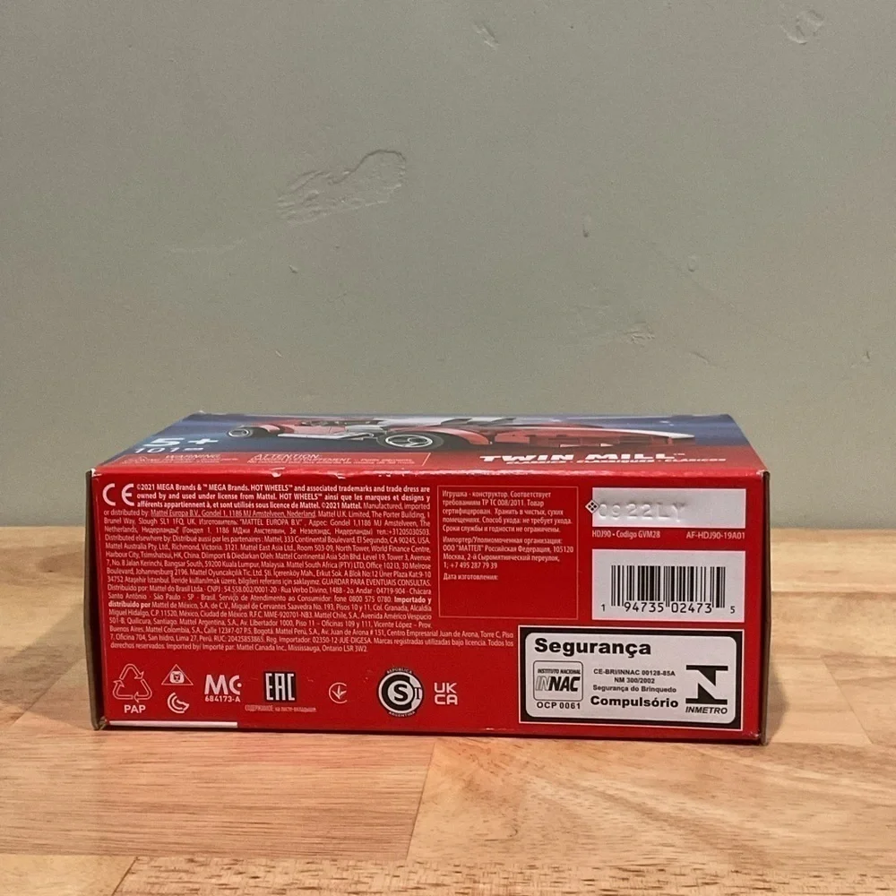 Hot Wheels Mega Twin Mill Vehicle Building Set - 101 pieces. Brand new. Unopened
